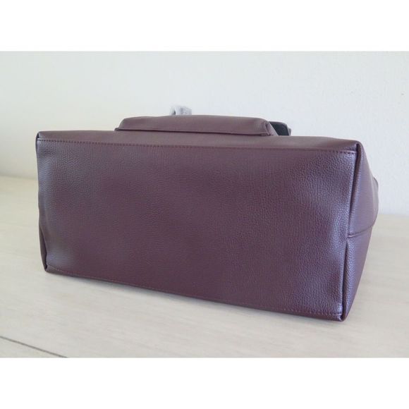 Tommy Hilfiger 69J5211 601 Burgundy Pebbled PU Leather Tote Bag $128 - Picture 9 of 10